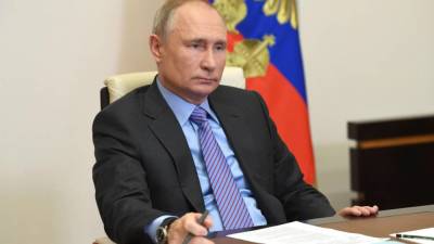 Песков заявил, что Путин пока не прошел процедуру ревакцинации от коронавируса