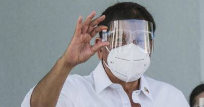 Филиппинский лидер предложил проникать в дома людей и прививать их во сне от коронавируса