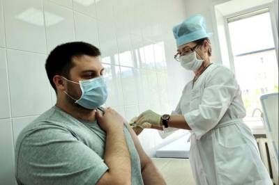 Обязательная вакцинация в Новосибирской области: куда не пустят без QR-кода
