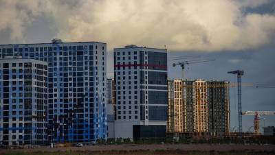 Новое жильё в Петербурге подорожало на 3% при снижении спроса