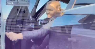 Владелица BMW поцарапала Tesla ключом из-за парковки и попала на видео