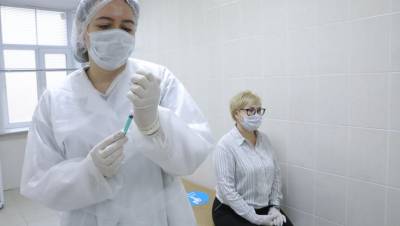 В Петербурге вводят обязательную вакцинацию для ряда граждан
