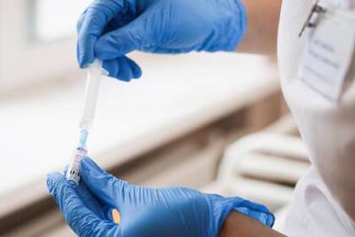 Россиянам назвали сроки регистрации вакцины от COVID-19 для детей