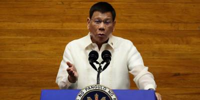 Президент Филиппин призвал вакцинировать антипрививочников во сне