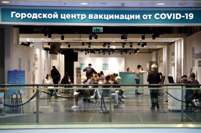 В Петербурге узаконены требования к вакцинации 80% работающих