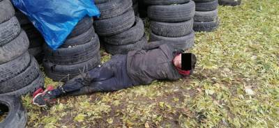 В Новосибирске пьяный мужчина напал на шиномонтаж со штопором