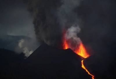 Извержение вулкана на Ла-Пальме: жителям острова разрешили выходить на улицу