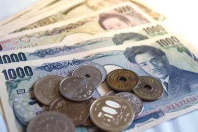 Японская иена обвалилась до трехлетнего минимума