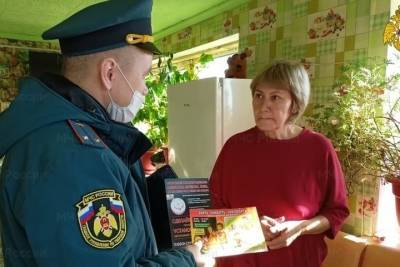МЧС провели профилактические беседы с жителями частных домов в Тверской области