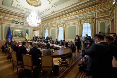 Украина и ЕС призвали Россию прекратить «подстрекательство» конфликта в Донбассе