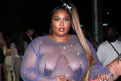 Би Карди - Привет хейтерам: Лиззо провоцирует публику "голым" платьем на вечеринке в Лос-Анджелесе - skuke.net - Лос-Анджелес