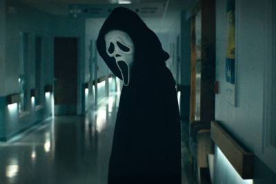 Кортни Кокс - Дженна Ортега - Вышел первый трейлер перезапуска хоррор-франшизы Scream / «Крик» с Нив Кэмпбелл и Кортни Кокс, премьера назначена на 14 января 2022 года - itc.ua - Украина