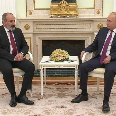 Путин проводит переговоры с премьер-мирнистром Армении Николом Пашиняном