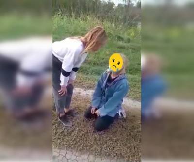 «Получишь от всех нас!»: в Ростовской области банда школьниц унизила и избила сверстницу
