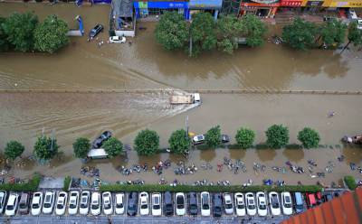 В Китае произошло сильное наводнение: около 2 млн человек вынуждены покинуть свои дома