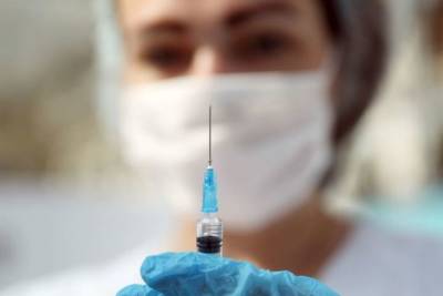 Более 100 шведских пациентов привили просроченной вакциной от COVID-19