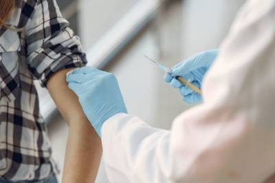 Более 1,3 млн петербуржцев вакцинировались против гриппа