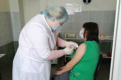 В Саратовской области хотят дополнить список профессий, подлежащих обязательной вакцинации