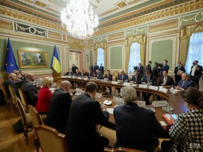 Медведчука отправили под домашний арест по новому делу, в Киеве прошел саммит Украина – ЕС. Главное за день