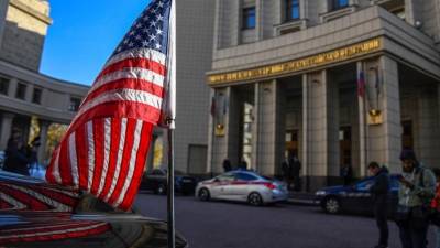 США и Россия проведут переговоры по поводу посольств