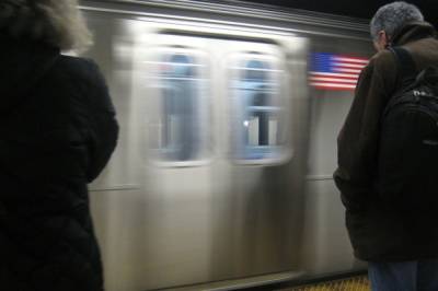 Поезд сошел с рельсов на одной из центральных станций метро в Вашингтоне
