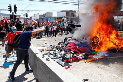 В Чили объявили режим ЧП из-за серии поджогов