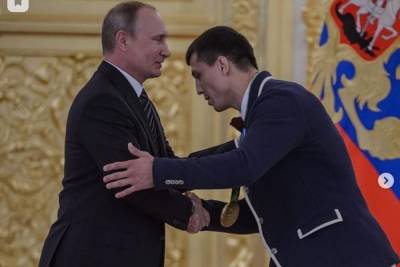 Путин поздравил новосибирского борца Романа Власова с победой на чемпионате мира