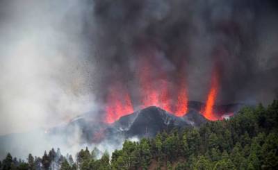 На Канарах из-за вулкана началась массовая эвакуация