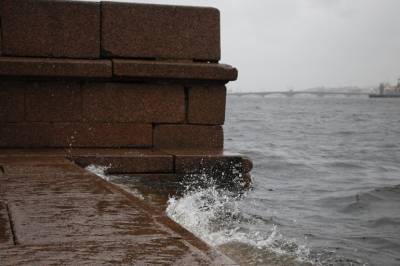 Североатлантический циклон принесет в Петербург холод и дожди