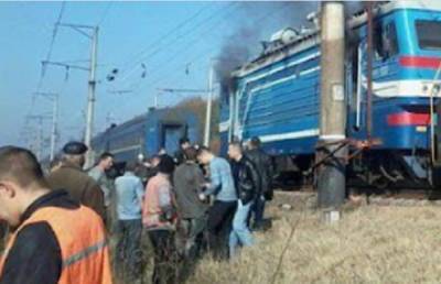 ЧП на железной дороге в Одессе, машинист экстренно затормозил: кадры с места