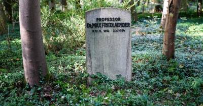 Ужасная ошибка: неонациста похоронили в еврейской могиле