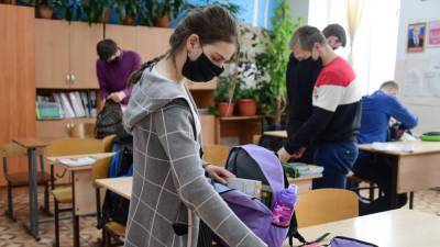 В Москве за месяц число больных COVID-19 детей выросло в 2,5 раза
