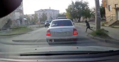 Страшный сон любого водителя: ребенок выбежал под машину в Челябинской области (1 фото + 1 видео)