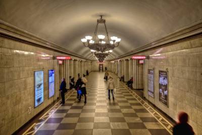 На проверку безопасности станций петербургского метро выделят 22 млн рублей