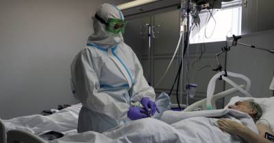 Украину ждут новые рекорды по смертности от коронавируса, мест в больницах нет, — ученые