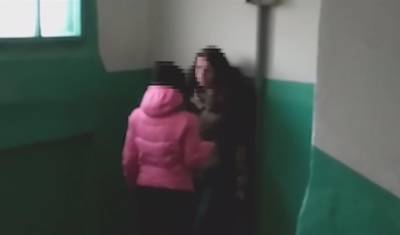 Инцидент в Тюменской области: старшеклассница избила ровесницу в туалете