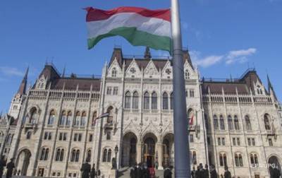 Правительство Венгрии отказалось от плана по покупке земель в Словакии