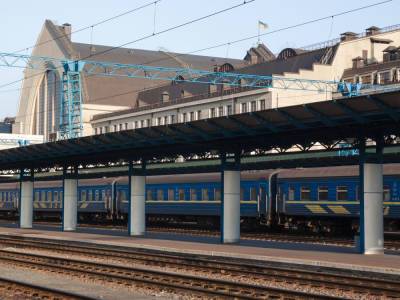 На ряде железнодорожных вокзалов Украины развернут лаборатории для экпресс-тестирования на COVID-19