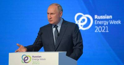 "Бред": Путин исключил использование Россией энергоресурсов как оружия