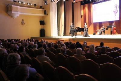 Воронежэнерго организовал вечер в филармонии для ветеранов отрасли