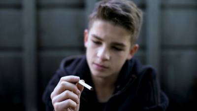 В России предлагают ввести проверки школьников на курение