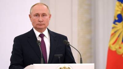 Путин приедет в Петербург на женский форум