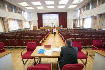 На Урале в мэриях и правительстве откроют отдельные кабинеты для приема непривитых жителей