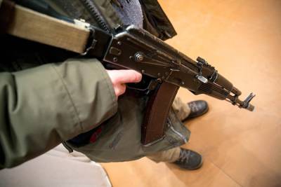 В Москве неизвестный устроил стрельбу у школы