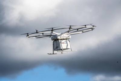 Массивный грузовой дрон Volocopter впервые испытали на публике