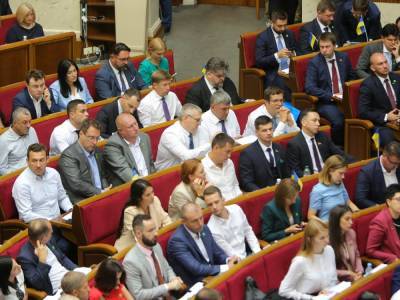 55% украинцев не интересуются политикой – исследование