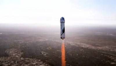 Blue Origin успешно отправила в космос корабль с туристами