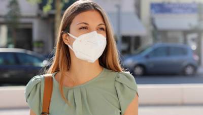 Раз и навсегда: какие маски защищают от коронавируса и как их правильно носить
