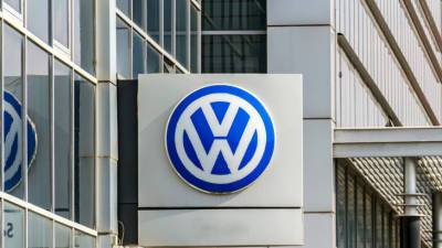 Volkswagen показала прототип беспилотной машины скорой помощи