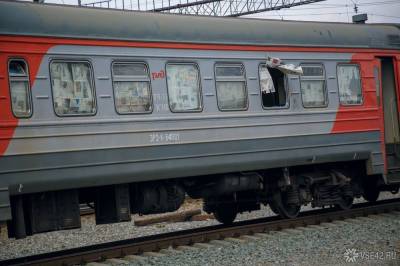Поезд сбил подростка в Свердловской области